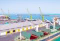 پهلودهی ۳۴ فروند کشتی حامل کالاهای اساسی در بندر شهید رجایی